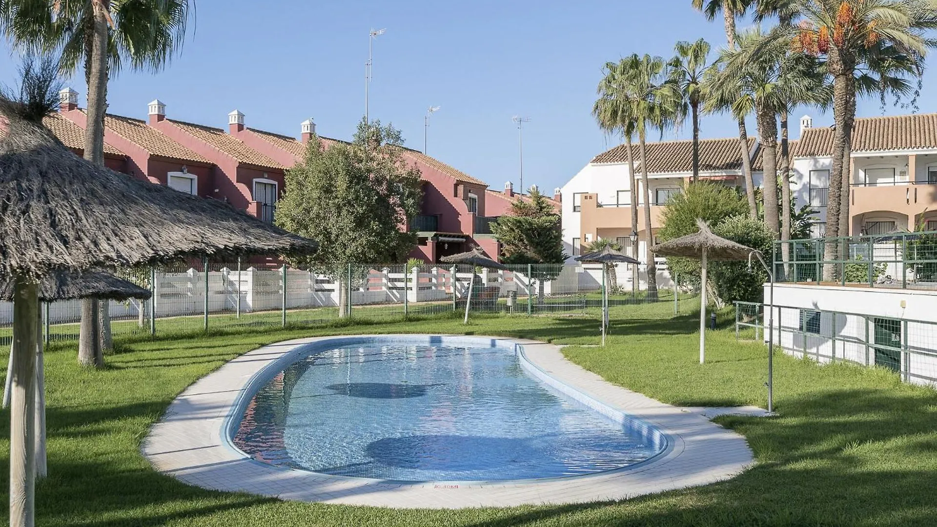 Marina Place - Apartment With Free Wifi Novo Sancti Petri